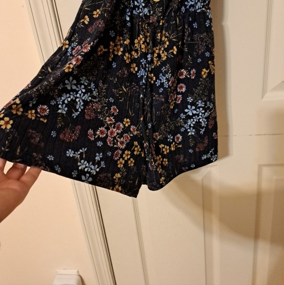 Fashion dress.  Size 12 (10) - Picture 3 of 8